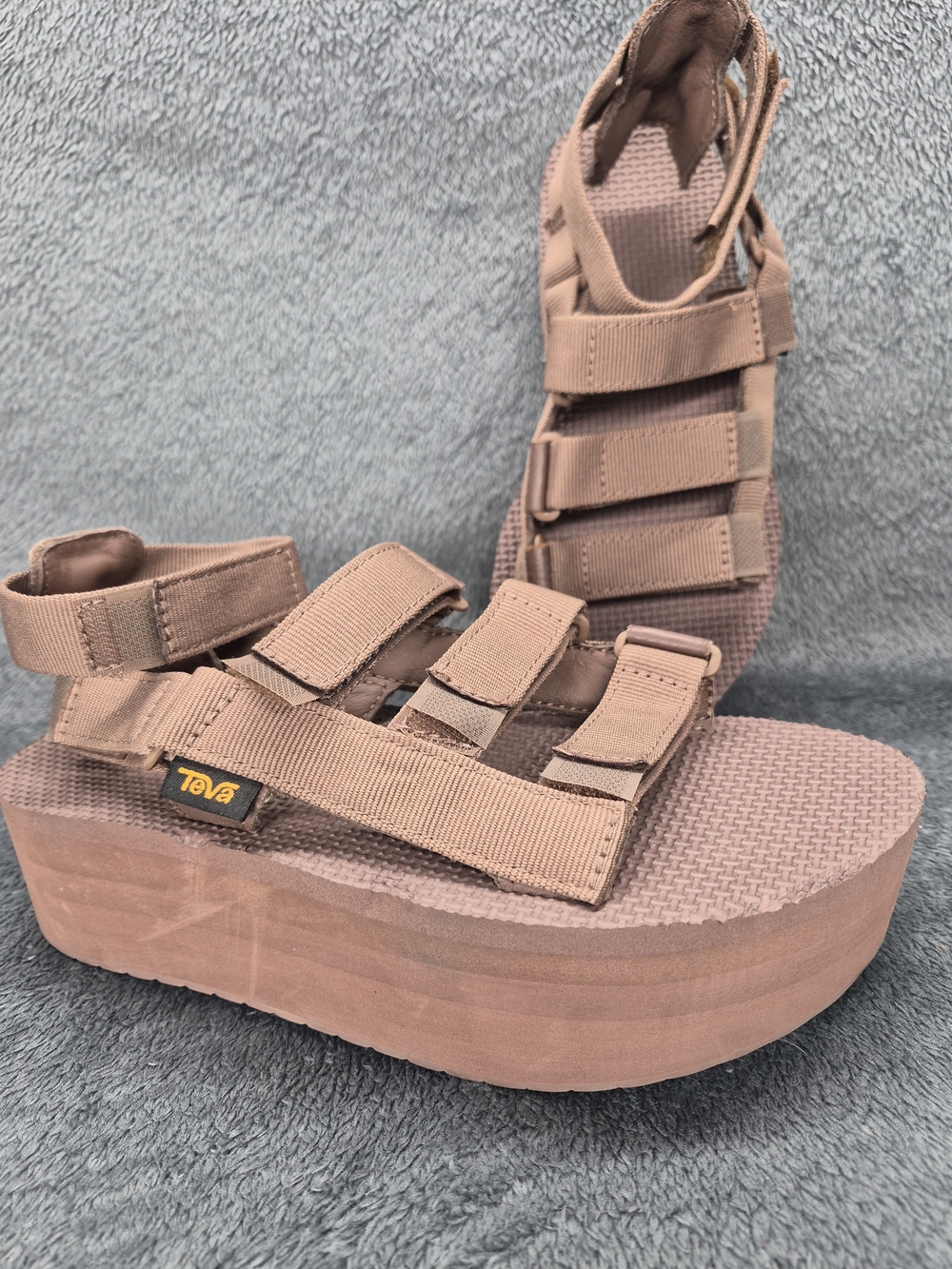 Teva Women's Flatform Mevia Adjustable Sandals Acorn Chunky Platform Size 6
